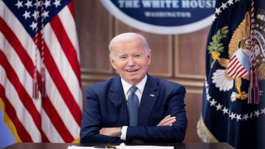 بايدن يعلن الأسبوع المقبل عن إجراءات لخفض أسعار المحروقات