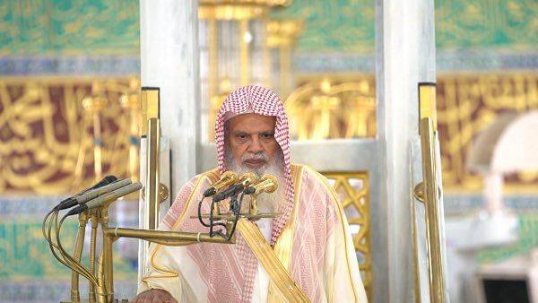 إمام المسجد النبوي: الناس في عبادة الله والعمل الصالح درجات بعضها فوق بعض