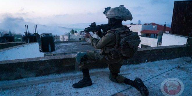 إصابة فلسطيني خلال اقتحام قوات الاحتلال شمال غرب القدس