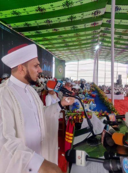 بنغلاديش .. الدكتور محمد عجان الحديد الحسيني يبرز القيم الانسانية للرسالة المحمدية