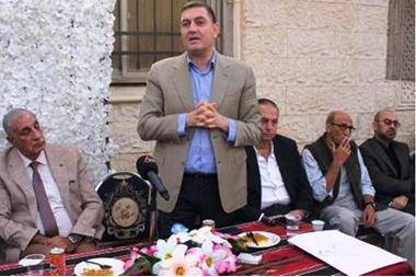 حزب الاتحاد يعقد جلسة حوارية في قرية عنبة