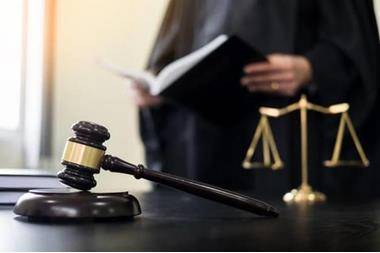 ما هي عقوبة حدث قتل آخر بـ طوبة في ماركا أمس؟.. قانوني يُجيب