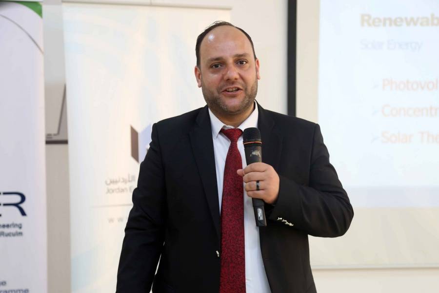 لجنة المهندسين الشباب والاعلام الكهربائية وIREEDER  يعقدان يوما علميا تدريبيا في الطاقة المتجددة