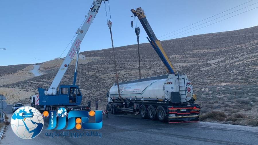 الأشغال: إعادة فتح الطريق الملوكي في البترا بعد إغلاقه احترازيا اثر تدهور صهريج محروقات... صور 