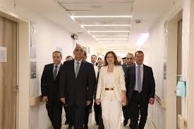 رئيس الوزراء يفتتح توسعة مركز سميح دروزة للأورام في مستشفيات البشير