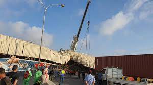 قصة جسر على طريق المطار ...!!!