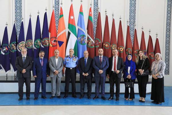 مدير الأمن العام يستقبل الهيئة الإدارية لجمعية السلم المجتمعي...صور