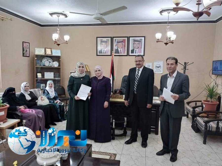 مدير التربية والتعليم للواء الكورة يكرم المديرات والمعلمات والمرشدات المتميزات ...صور 
