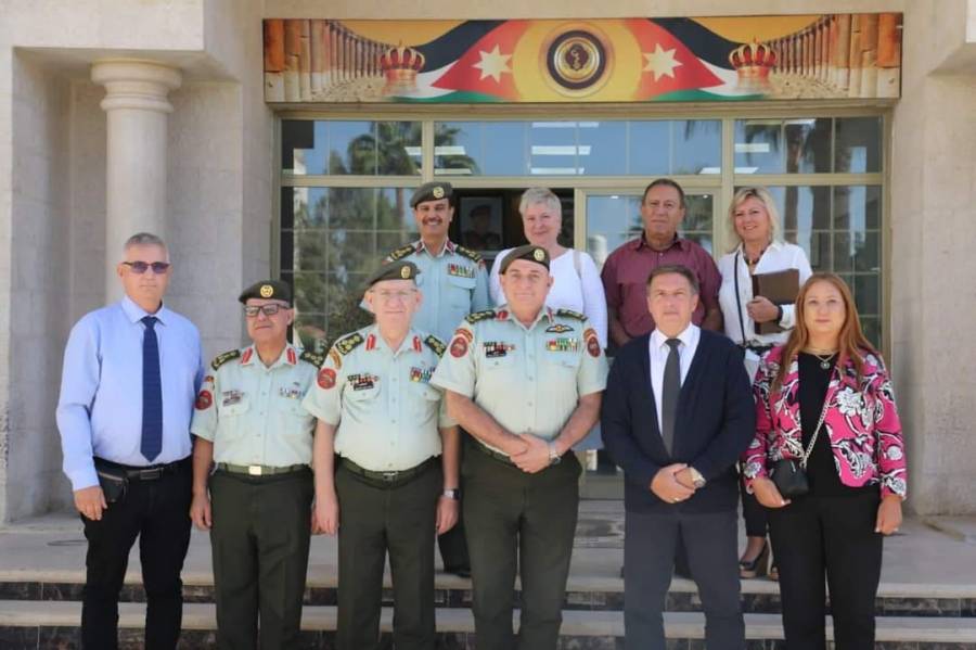 وفد طبي هنغاري يزور مديرية الخدمات الطبية الملكية..صور 