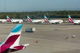 ألمانيا: طيارو شركة يورو وينغز يبدأون إضرابا يستمر 3 أيام