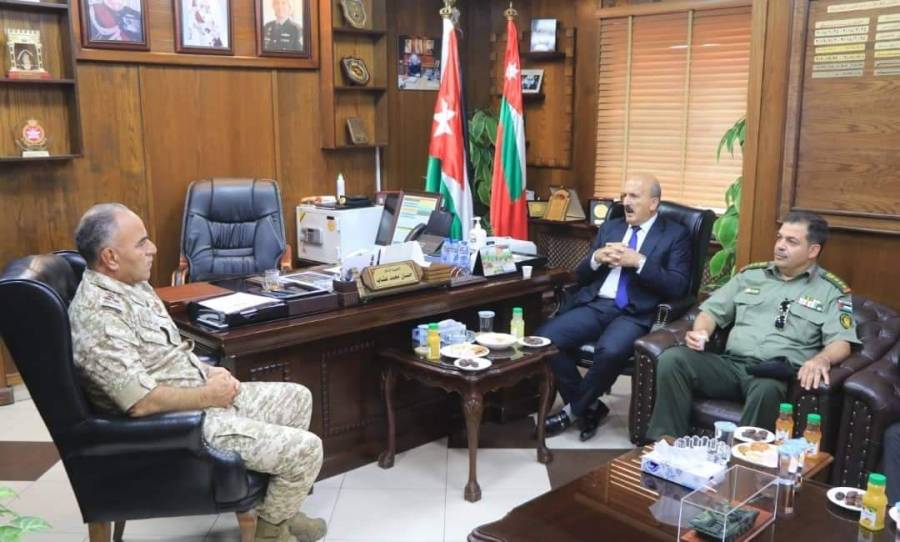 وفدٌ عسكري فلسطيني يزور المساعد للإدارة والقوى البشرية ومديرية الإعلام العسكري...صور 