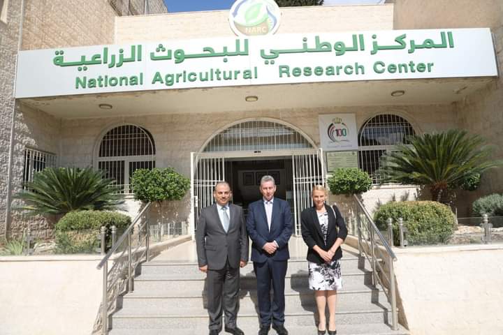 السفير الاسترالي يزور المركز الوطني للبحوث الزراعية _صور