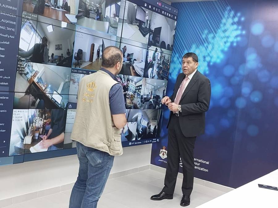 وزارة العمل تفتتح غرفة تحكم وسيطرة للتفتيش