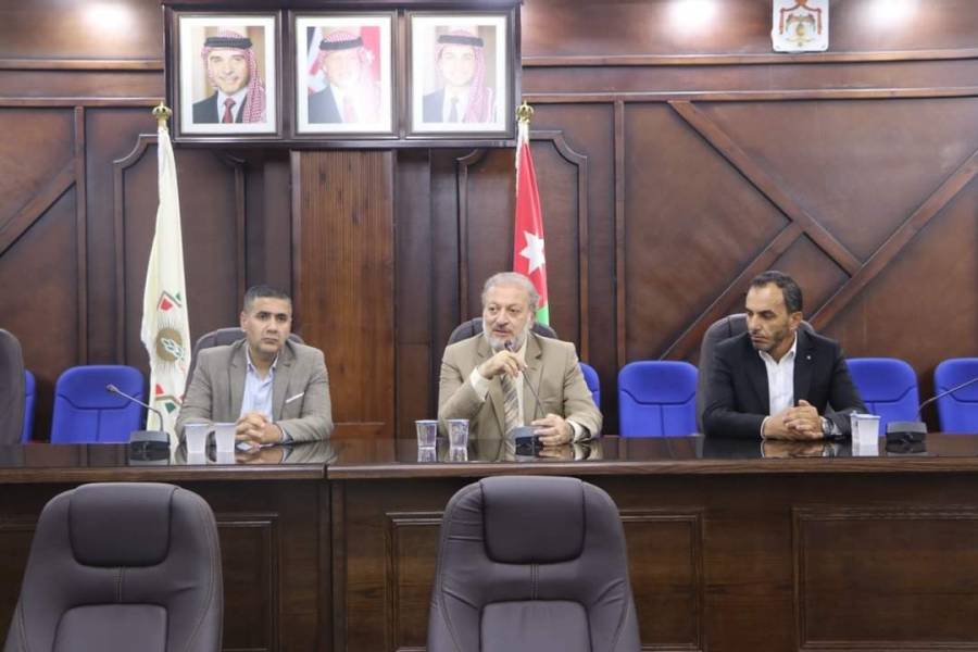 رئيس بلدية اربد الكبرى  يعلن عزم البلدية على إزالة هناجر سوق الخضار وسط البلد والمعروفة باسم حسبة الجورة