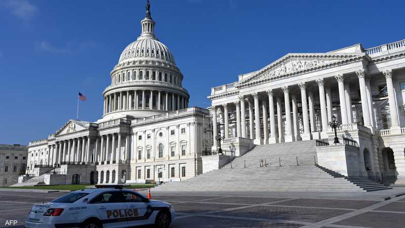 اعتقال رجل في محيط مبنى الكونغرس الأميركي.. وبحوزته أسلحة