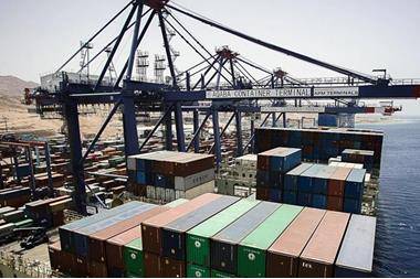 منع استقبال السفن المحملة بالكبريت دون فحص في موانئ العقبة