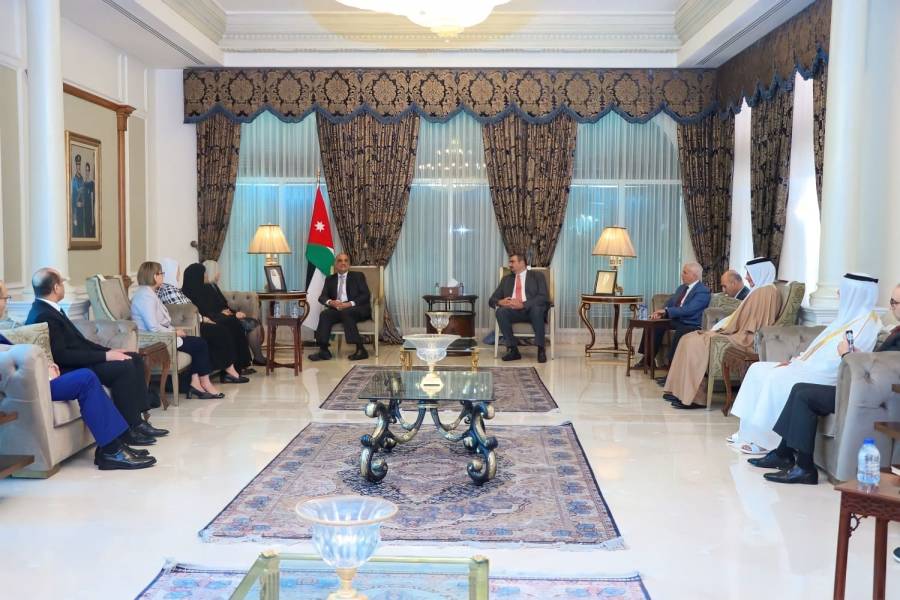 الخصاونة: القمة العربية المقبلة في الجزائر تكتسب أهمية خاصة