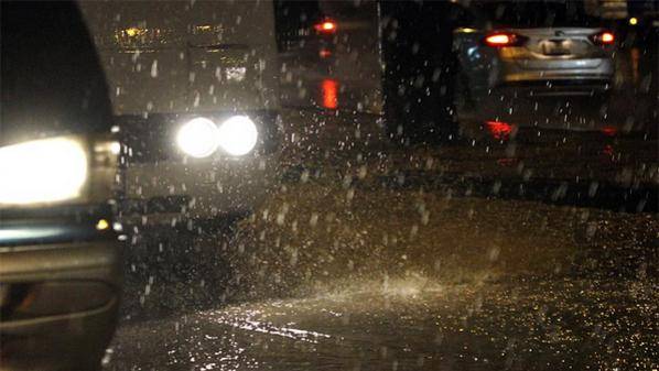 أمطار رعدية غزيرة تهطل في جنوب المملكة