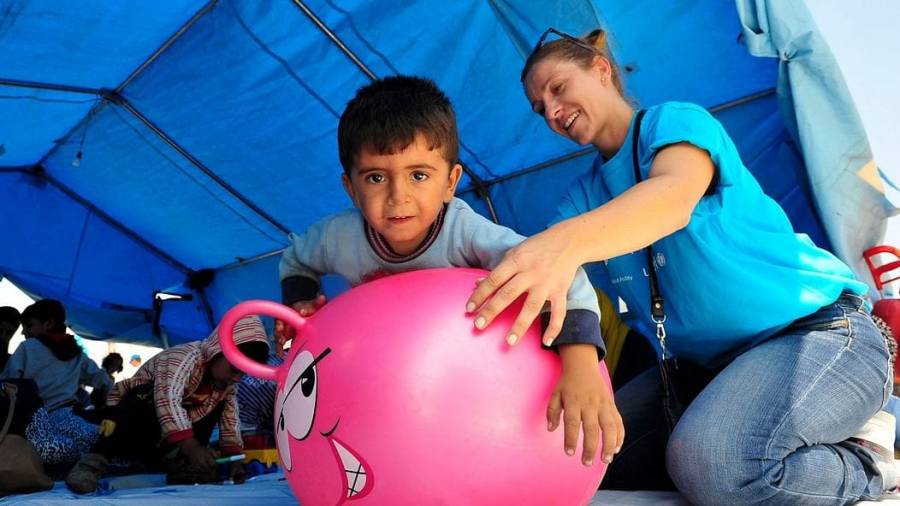 تقرير: أزمة الطاقة تهدد نحو 25 بالمئة من أطفال أوروبا بالفقر