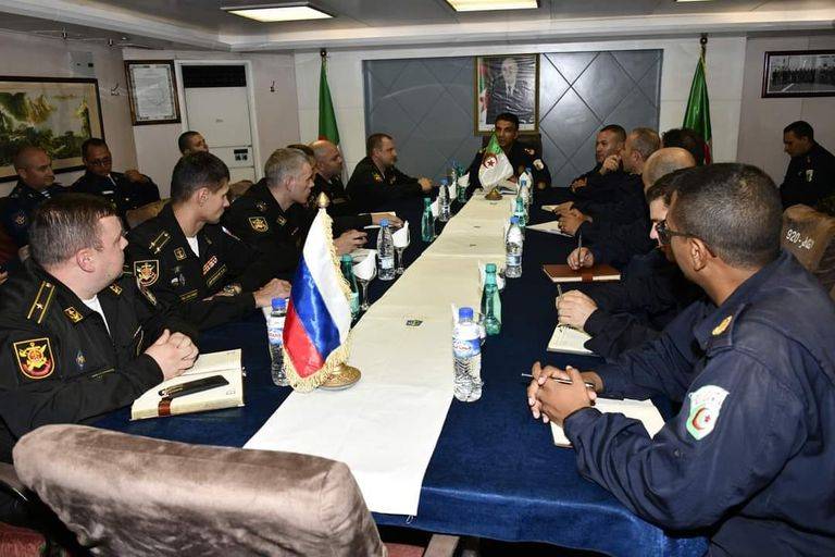 مناورات روسيةمشتركة مع الجزائر في المتوسط