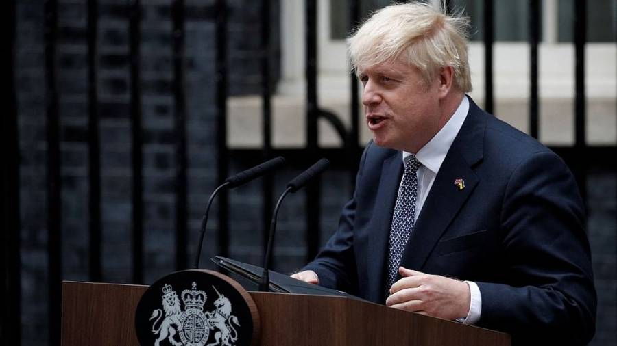 عودة جونسون تتصدر المشهد البريطاني..تفاصيل