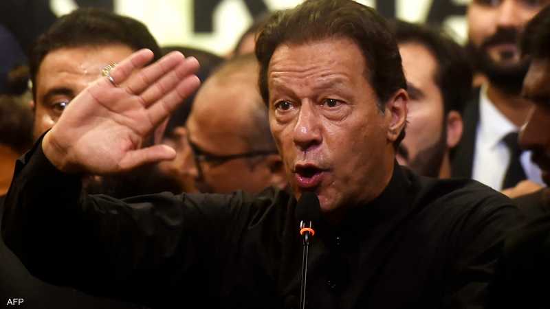 باكستان.. إقصاء عمران خان من الترشح لأي انتخابات