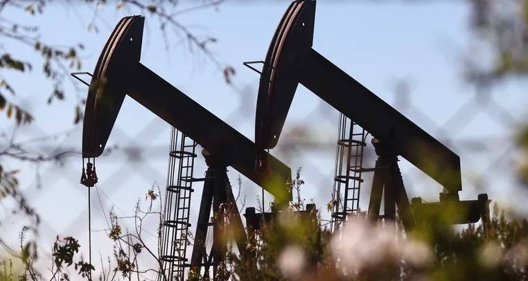 خام برنت يرتفع 2 بالمئة وسط تفاؤل حول الطلب في الصين