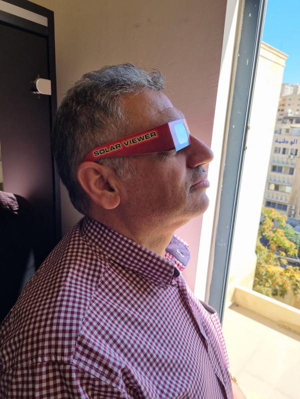 مجاهد: الكسوف سيتكرر 10 مرات حتى 2050 ونظارات خاصة لرصده الثلاثاء
