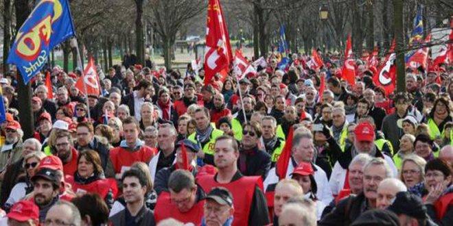 مظاهرة في باريس للمطالبة بخروج فرنسا من الناتو