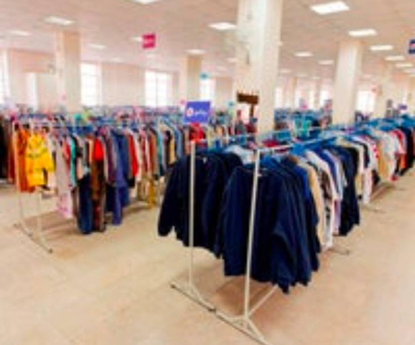 جمعية فرسان الطفيلة تختتم توزع الملابس على الأسرة المعوزة