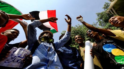 قطع خدمات الإنترنت في السودان قبل احتجاجات في ذكرى الانقلاب