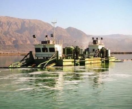 البوتاس العربية تعيد حصادة جانحة للعمل