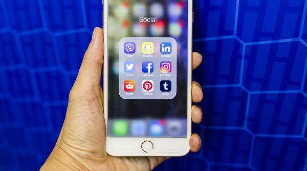 100 ناشط على مواقع التواصل الاجتماعي صوبوا أوضاعهم الضريبية