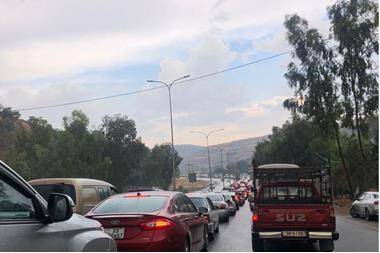 أزمة سير خانقة على طريق جرش باتجاه عمان إثر حادث سير بين 4 مركبات