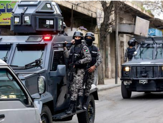 ضبط تاجر مخدرات بالعاصمة ومطلوبين خطرين بالكرك