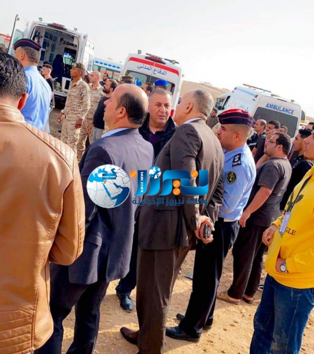 عاجل  ..محافظ  الزرقاء الجبور يتابع إسعاف حالات جراء حادث حافلة تتبع لجامعة الزرقاء