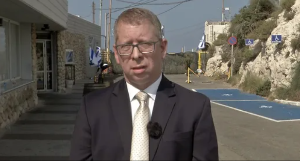 إسرائيل تثمن الاتفاق البحري.. ولبنان ينفي الأبعاد السياسية