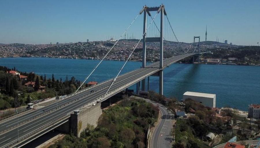 تعليق الملاحة البحرية في مضيق البوسفور باسطنبول بسبب الضباب