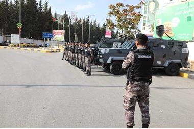 توقيف أشخاص حاولوا إثارة الشغب في مباراة الفيصلي والوحدات