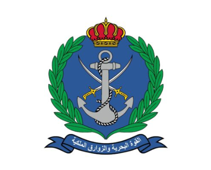 القوة البحرية والزوارق الملكية تنقذ عائلة في خليج العقبة