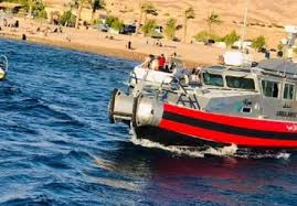 الزوارق الملكية تنقذ عائلة مكونة من 6 أشخاص من الغرق في خليج العقبة