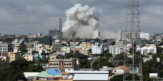 قتلى وجرحى في انفجار سيارتين مفخختين في مقديشو