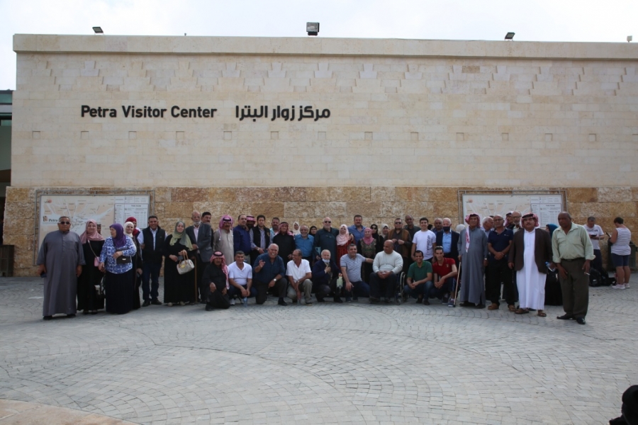 ضمن برنامج أردننا جنة للسياحة الداخلية رحلة ترفيهية عائلية للمصابين العسكريين ...صور