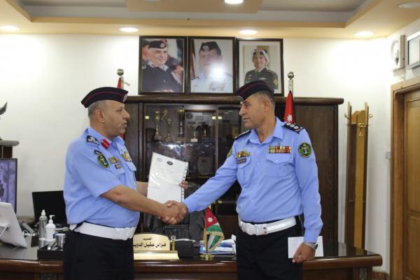 مساعد سير وسط عمان الموظف المتميز لشهر آب