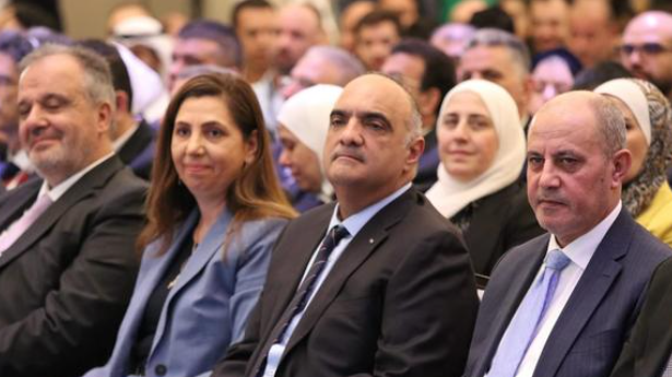 مندوبا عن ولي العهد.. رئيس الوزراء يفتتح القمة العربية لريادة الاعمال