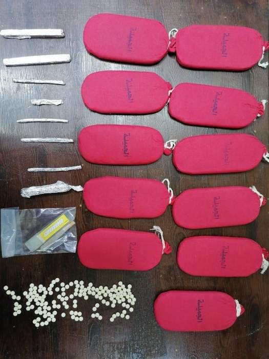 مكافحة المخدرات تلقي القبض على تاجرَي مخدرات في العاصمة والرصيفة ....صور