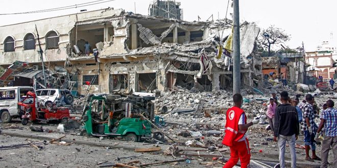 ارتفاع عدد ضحايا انفجار مفخختين في الصومال إلى 120 قتيلاً