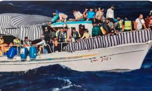 بريطانيا: 60  مفقودا بعد غرق قارب للمهاجرين قرب اليونان