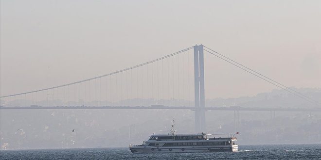 استئناف حركة السفن في مضيق البوسفور بعد تراجع الضباب