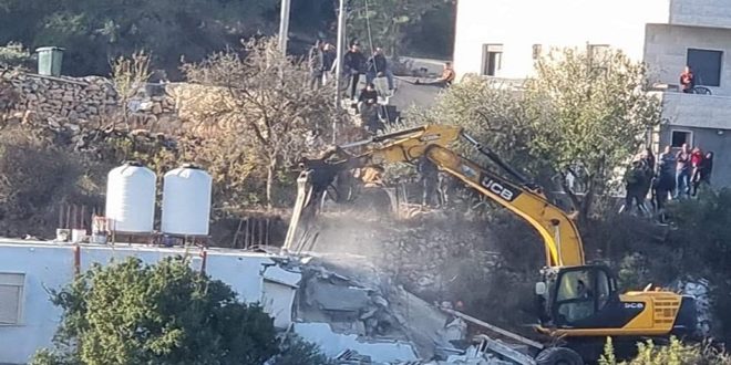 قوات الاحتلال تهدم أربعة منازل في الضفة الغربية